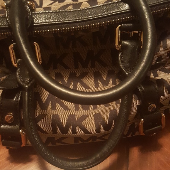 Michael Kors bag and wallet - Picture 7 of 8